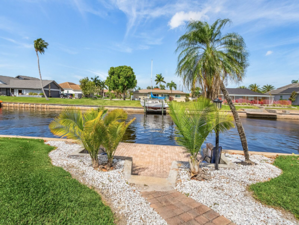 Discover a Great Retreat in Cape Coral - 3 Bedroom Home with Private Pool